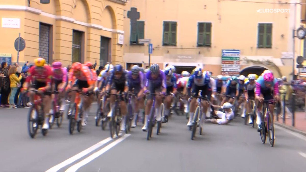 Le Gruppetto tweet media