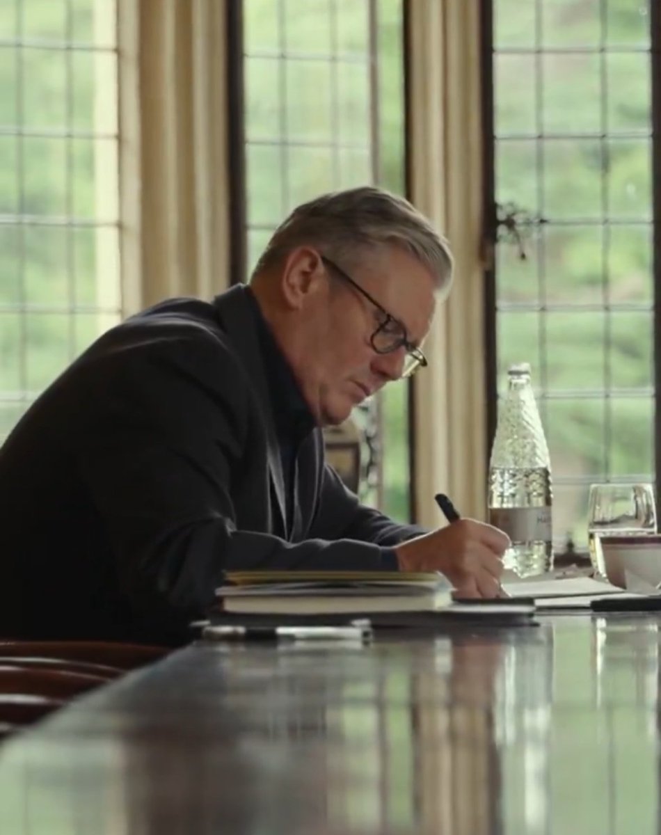 socialistp40357's tweet image. Starmer writing his resignation as the UK is hit by nuclear bombs.
#StarmerOut
#StarmerLies 
#LabourLies 
#LabourOut