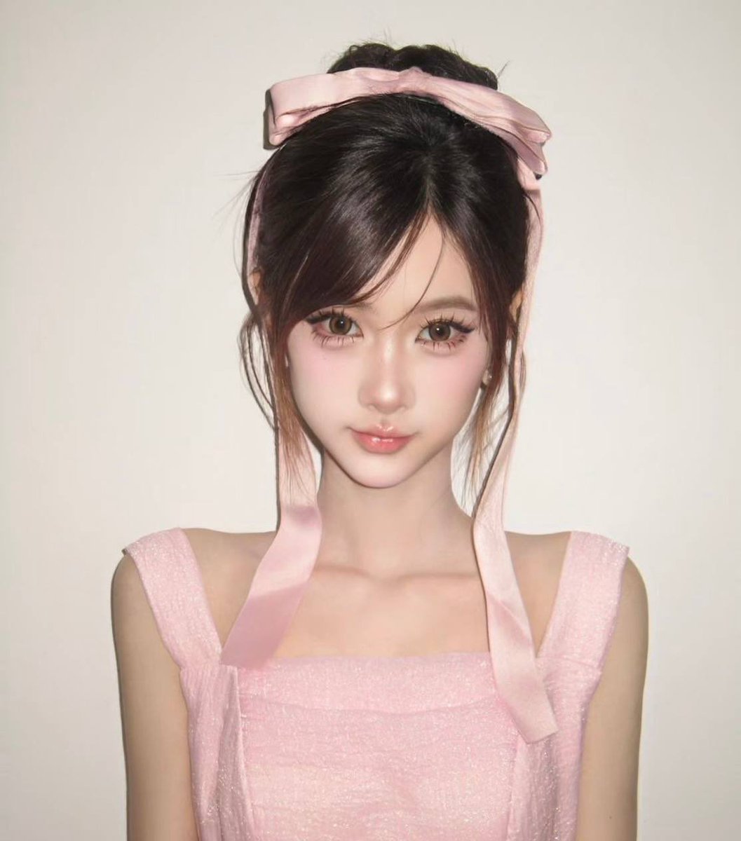 komebakugui's tweet photo. 韓国人爆美女になれる最強コスメ🎀🩵中顔面ギュッってなるし顔の余白消えて小顔になれる🌟 https://t.co/XKlOHmBpcn