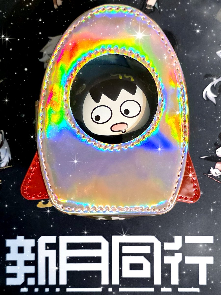 8ratt's tweet photo. ホームステイ中のイヅルくんフィギュアを宇宙に連れ出します🚀(BGM:ライカを追って) https://t.co/WHyGmQN4hg