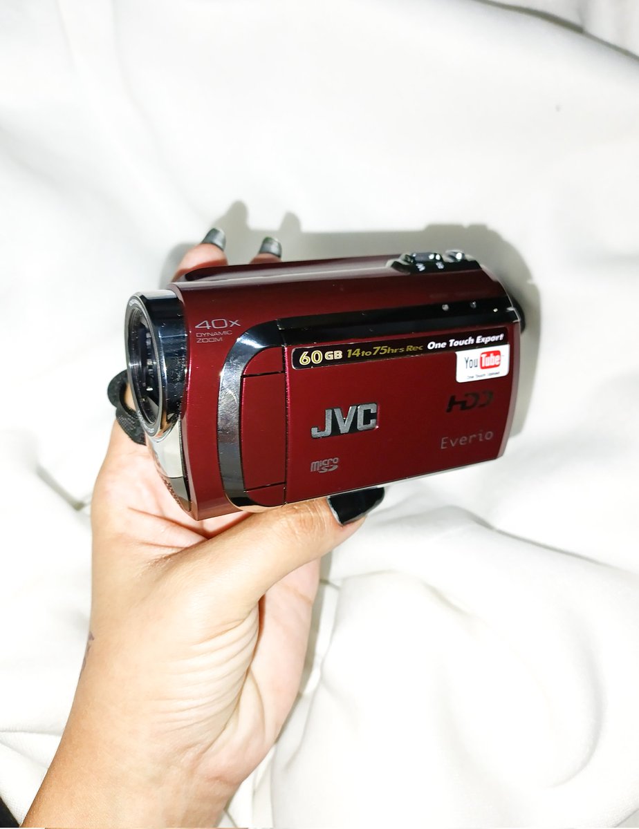 ✶ isinha ✶ tweet media