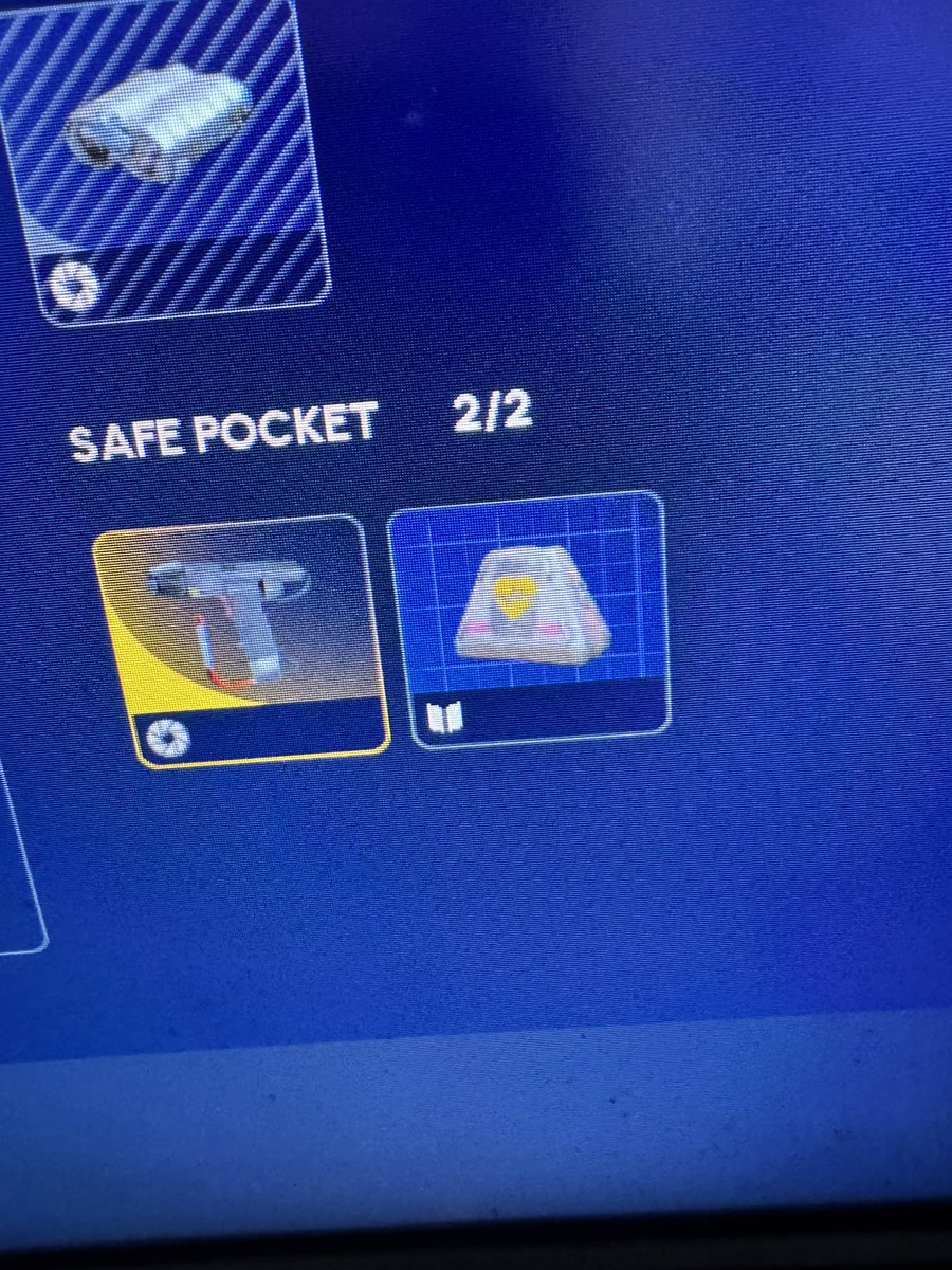 Mr. Cook tweet media