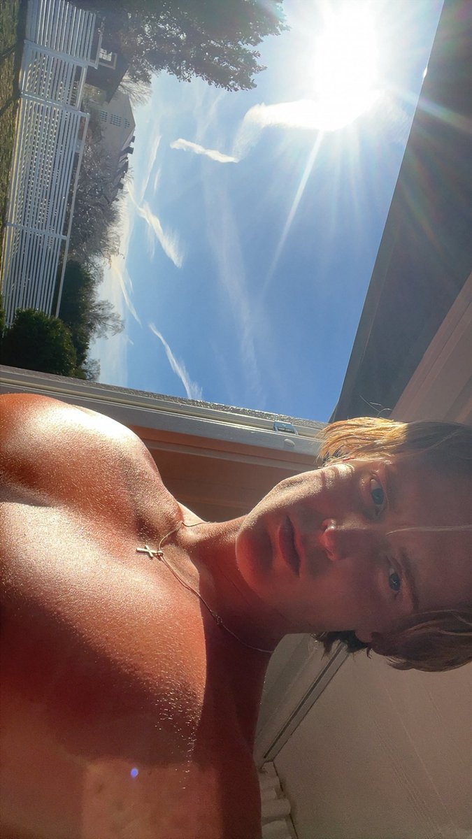 Holisticeric tweet media