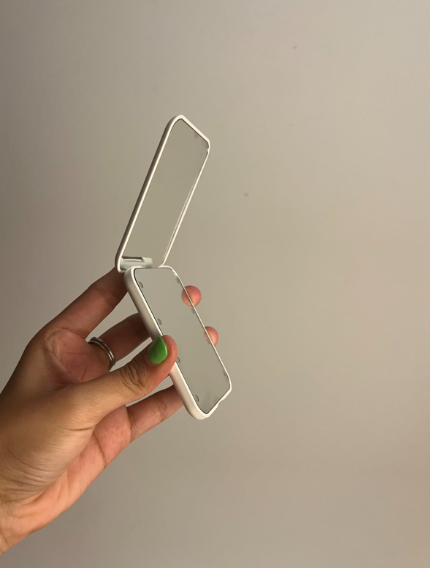 ItalyEstes's tweet photo. ✨ Glow anytime, anywhere!
LED compact mirror with 1X/3X zoom 💄💡
Now ONLY $8.99 👇
👉 https://t.co/TSlQC6ROlh

#BeautyEssentials #MakeupMirror #LEDMirror #TravelEssentials #BeautyTools #GlowUp #MakeupLovers #AmazonFinds #TechBeauty #GadgetLover #SelfCare #DailyBeauty https://t.co/DjKIA5ObxP