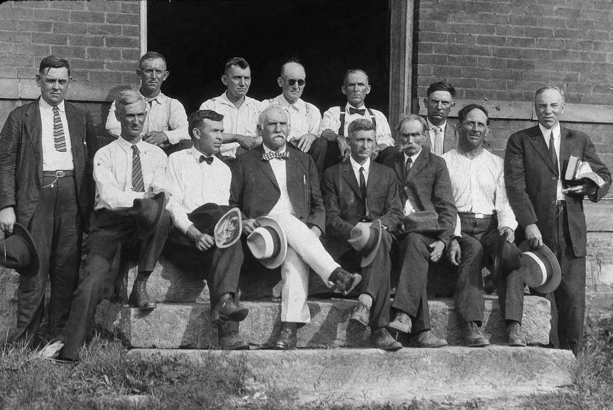 groovyhistory's tweet image. March 21, 1925 – Tennessee governor Austin Peay passes the "Butler Act," making Tennessee the first state to outlaw teaching the theory of evolution... en.wikipedia.org/wiki/Butler_Act #todayinhistory #ushistory #history