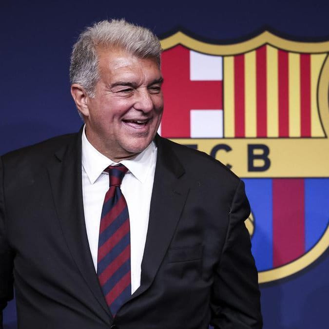 TheNationNews's tweet photo. Camp Nou roof installation planned for 2027

Sources close to FC Barcelona management have indicated that the club is planning to begin installing a roof at Camp Nou in 2027.

The construction process is expected to take several months, during which the team will be unable to play matches at the stadium.
----
Continue reading in the comment section