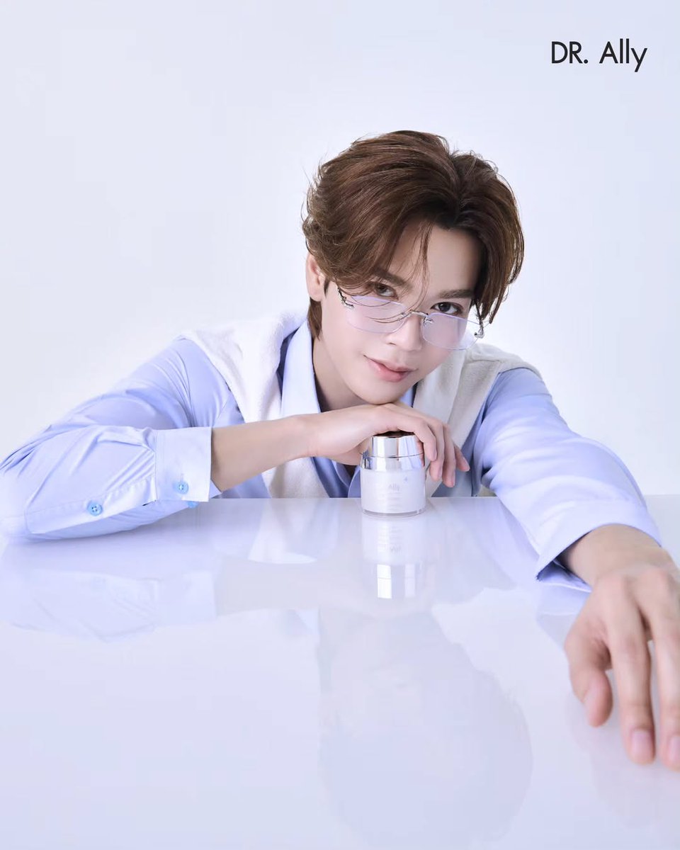 𝐦𝐚𝐫𝐤𝐣𝐢 tweet media