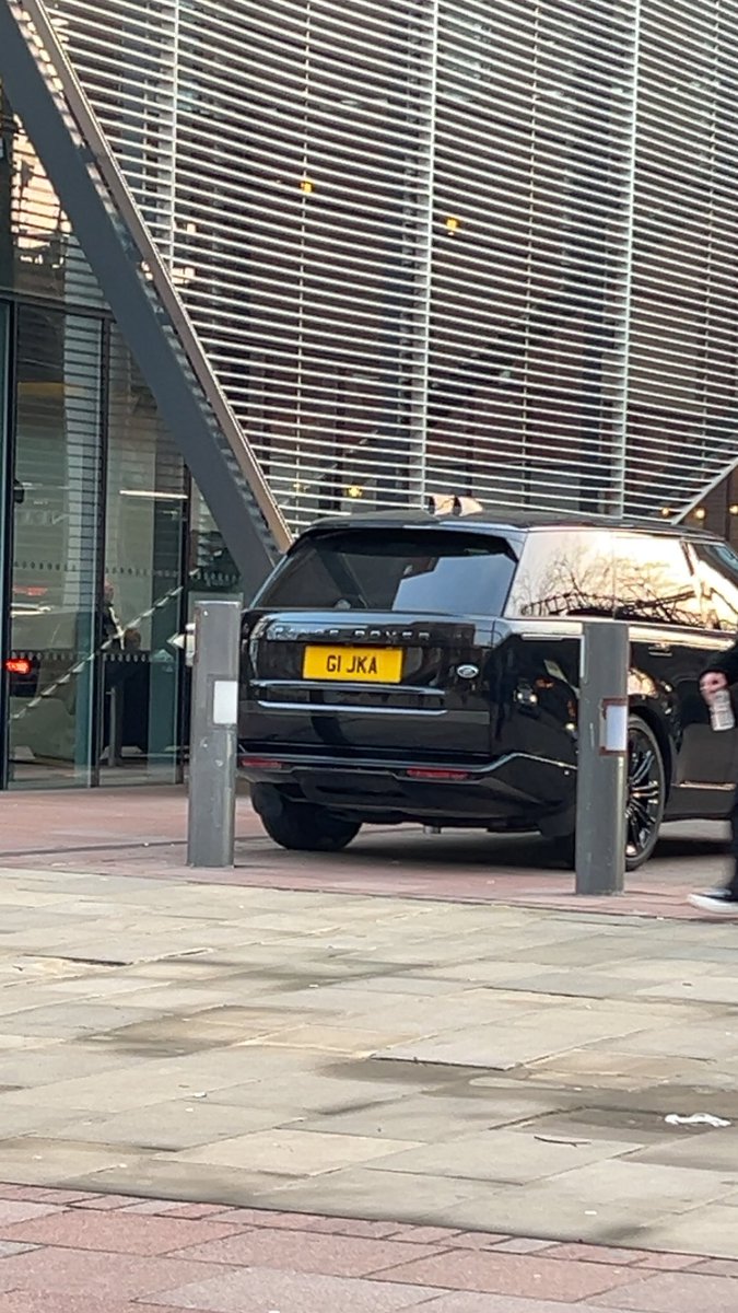 LUFC_26's tweet photo. Jaka Bijol pulls up outside the teams hotel, looks like that’s one that won’t be in the team……#LUFC https://t.co/DEEHO0xhKr