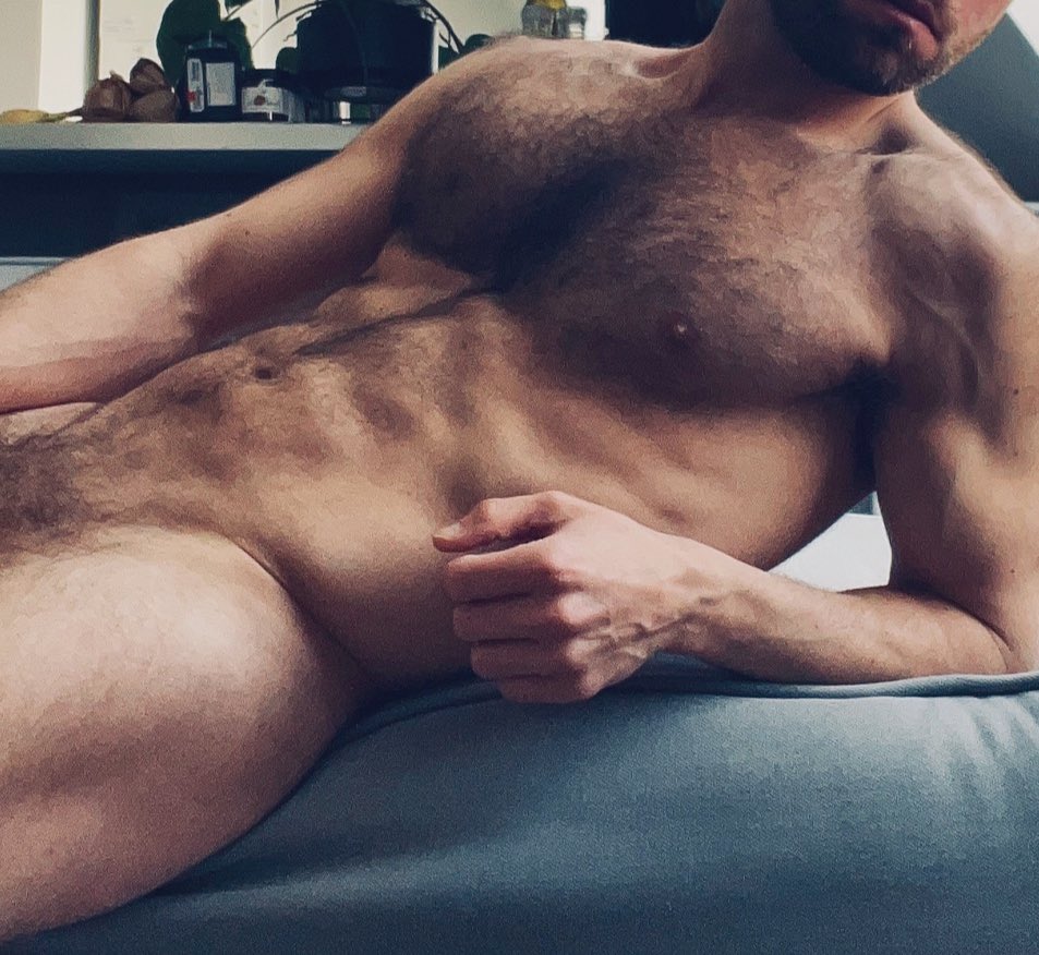 Hungaro_x tweet media