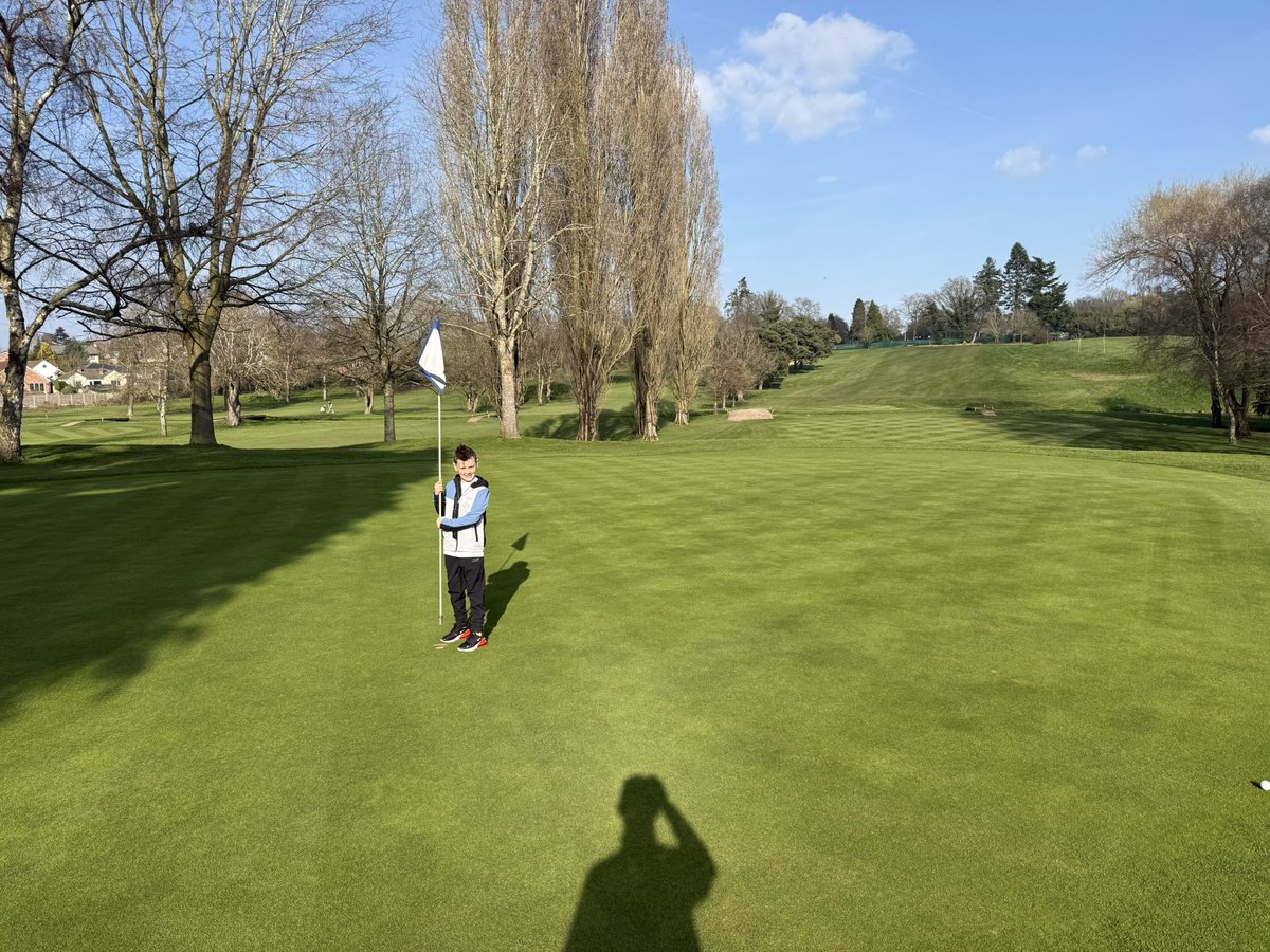 c86low's tweet image. Afternoon knock with my helper! Nice to see the course from a golfing perspective! Really happy with how it’s playing at the moment! #turf #golf #greenkeeping #weekend #sunshine