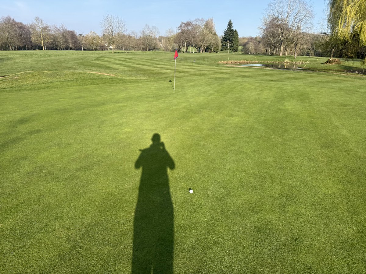 c86low's tweet image. Afternoon knock with my helper! Nice to see the course from a golfing perspective! Really happy with how it’s playing at the moment! #turf #golf #greenkeeping #weekend #sunshine