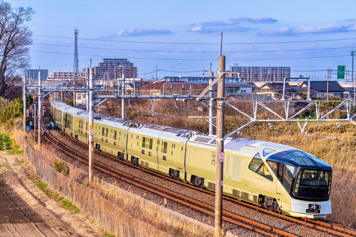 nlikb's tweet photo. 2025/03/20　新白岡－白岡
所用で行った関東で、四季島をお出迎え。
四季島はもとより、長編成の列車が頻繁に行き交うのが楽しい。
#四季島　#東北本線 https://t.co/WvHoKDIwEA
