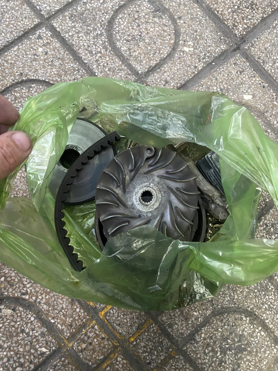UTran37241's tweet photo. Cảm ơn khách hàng đã ủng hộ ☺️🥰🥰☘️#yamaha #acuzo #suaxe https://t.co/RXReAisKRB