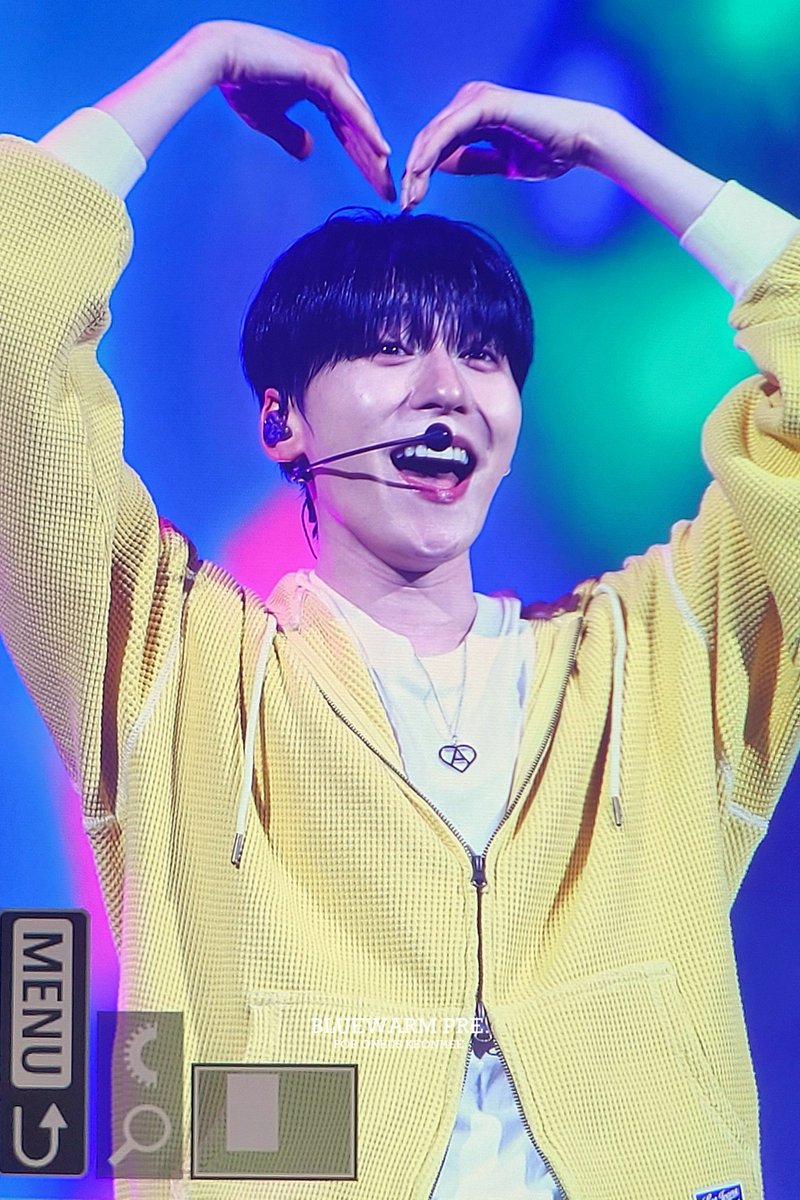 BLUEWARM💙☁️ tweet media