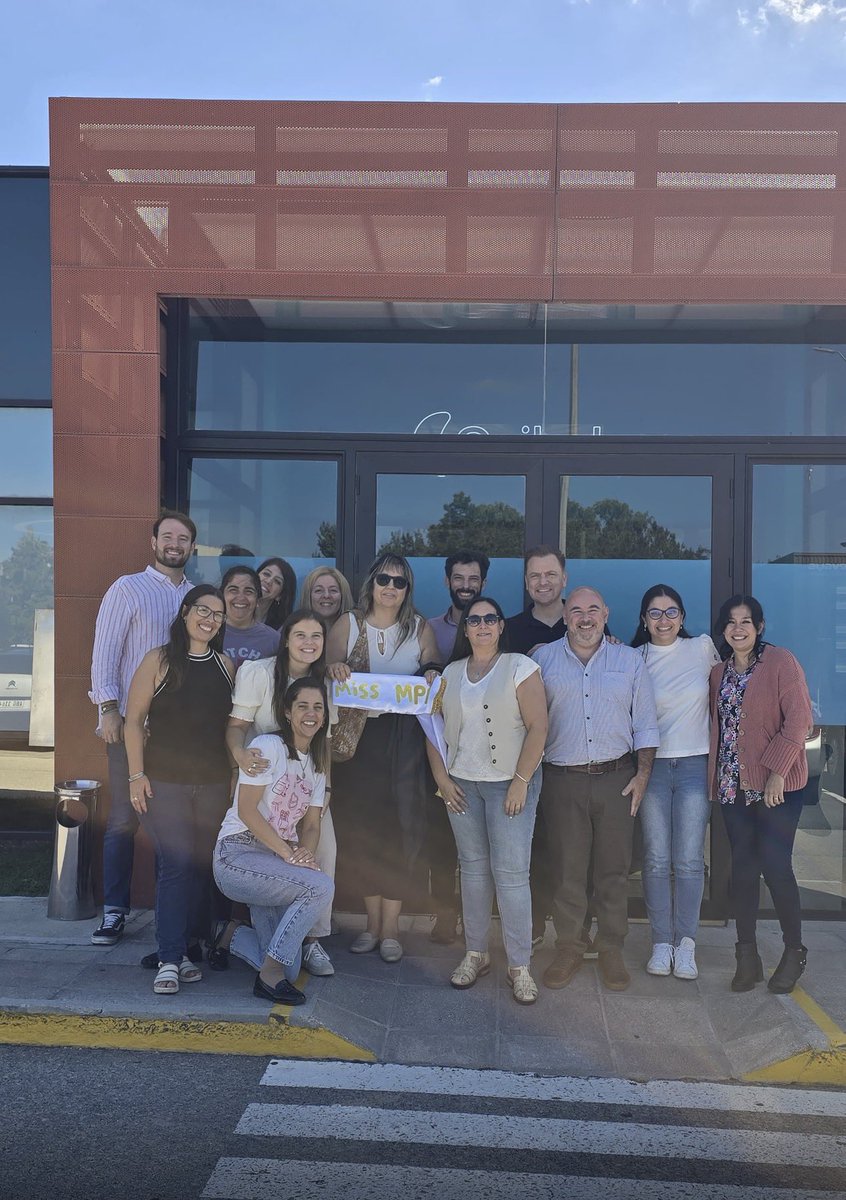 maticka15's tweet photo. Hoy, después de un mes del último día, nos juntamos a almorzar y abrazarnos una vez más. 
Cuesta cerrar ciclos, pero me queda la certeza de los vínculos, los momentos vividos y los aprendizajes realizados. 
Gracias Departamento de Matemática, hasta que nos volvamos a ver 🤍 https://t.co/K082lMPZm3