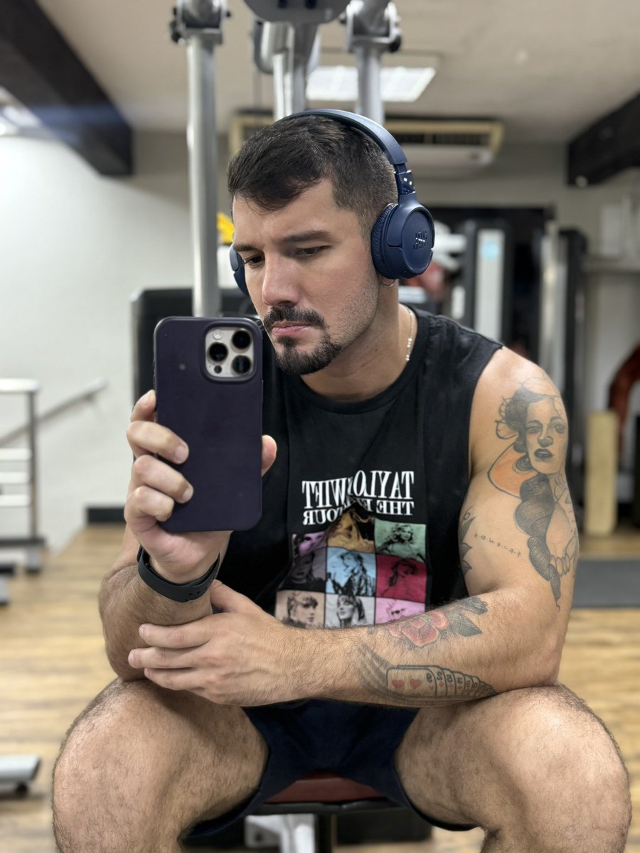 The life of a Ｆｅｐs Show 🧡 tweet media