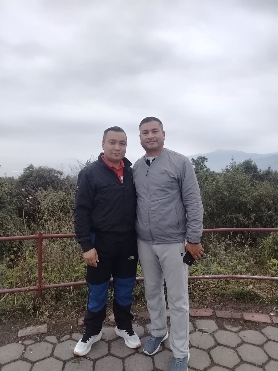 Hembhandari71's tweet photo. नगरकोटको दोस्रो दिन।लामा र बोझिला अरु पाँच दिन त बाँकी नै छन्। https://t.co/gJDt5YSSp6