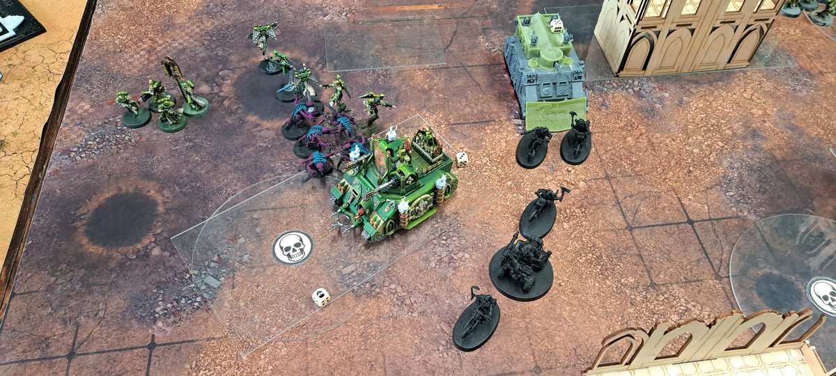 HCMCityInfinty's tweet photo. Playes 1.5k. Sisters of battle vs my GSC biosantic brood. Mortar fire and indirect put pressure on the sisters units. Purestrains, bikes slammed into the front line. The amount of flamers really made force overwatch but I had higher unit count to keep up the attack #warhammer40k https://t.co/ptfG2NcJG1