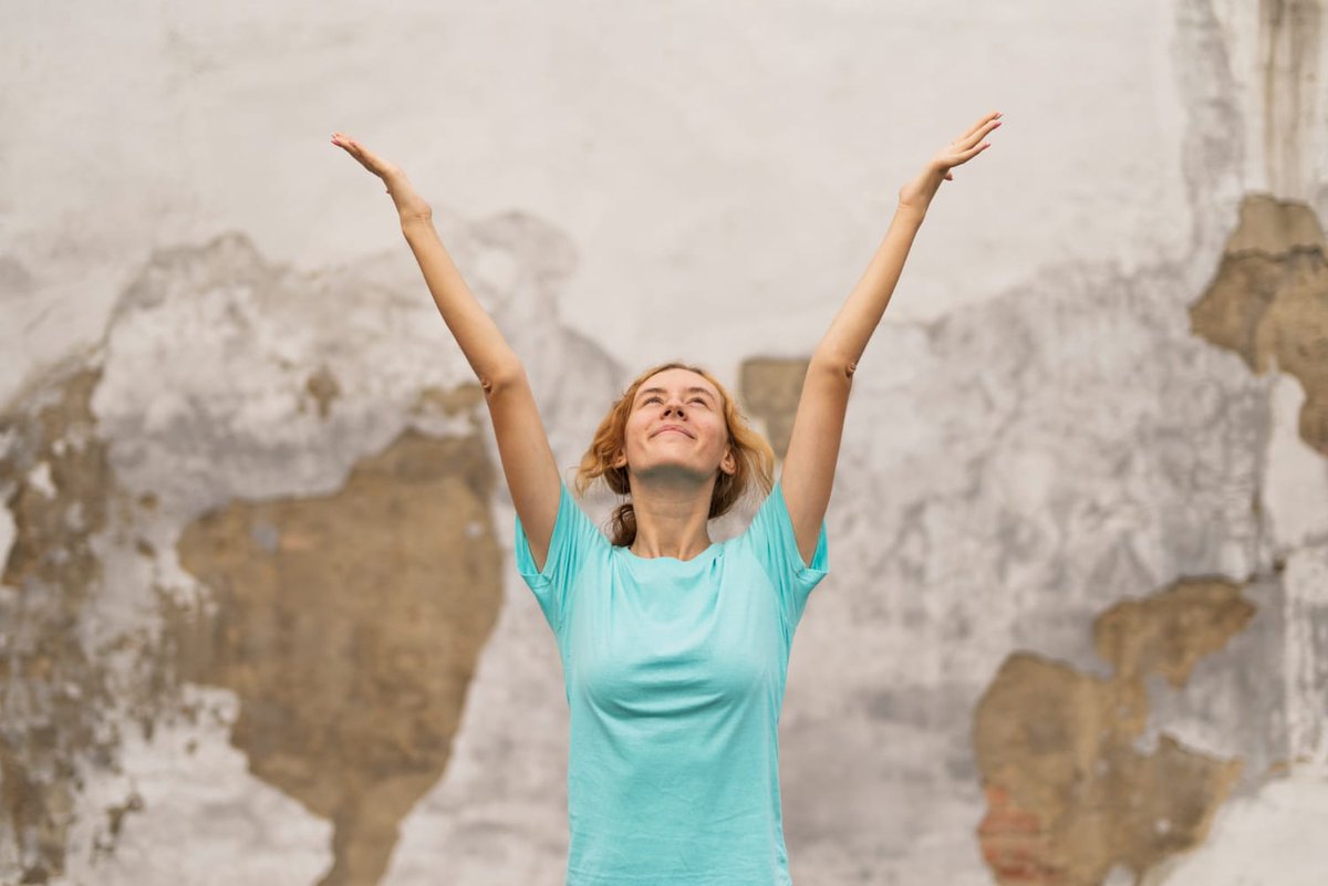 NoebisPharma's tweet photo. La lattoferrina supporta il sistema immunitario 🌟, dona energia ⚡ e protegge il corpo 🛡️. Perfetta contro stress e stanchezza, è lo scudo naturale per il tuo benessere 🌬️💪. #Lattoferrina #Benessere #DifeseNaturali #StileDiVitaSano https://t.co/2uvNI9cco4 https://t.co/7wfcDGiU9J