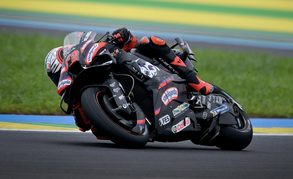 mlito13's tweet photo. #BrazilianGP 🇧🇷
#Q2 #MotoGP #AutódromodeGoiânia :🏁
1. @FabioDiggia49 #FD49 🇮🇹 1:17.410 @VR46RacingTeam
2. @Marco12_B #MB12 🇮🇹 1:17.480 @ApriliaOfficial
3. @marcmarquez93 #MM93 🇪🇸 1:17.491 @ducaticorse
#Goiânia #GoiâniaGP https://t.co/IRBGkpjMHq
