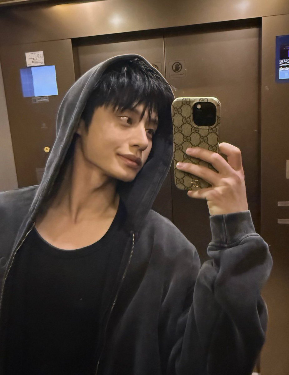 𑁊^. .^𑁊 tweet media