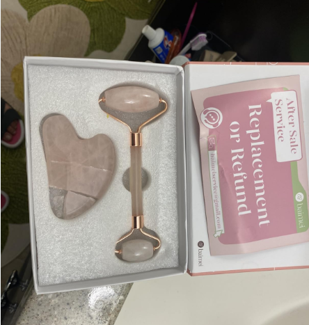 ItalyEstes's tweet photo. Refresh your skin with the BAIMEI IcyMe Jade Roller &amp; Gua Sha! Rose quartz tools reduce puffiness, relieve fine lines &amp; relax facial muscles.
💖 Only $9.48 (27% off!) – ships internationally!
Perfect self-care gift for men &amp; women.
https://t.co/TOPuvEqqXT

#Beauty #Skincare https://t.co/hoqEipq2EI