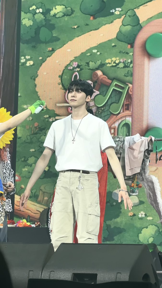 히 .ᐟ tweet media