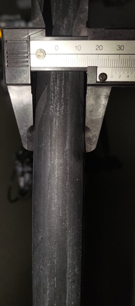chokyoshi's tweet photo. MICHELIN PRO5 TLR 28C 6.0bar
ホイール:キシリウムSLリム幅19c https://t.co/vDgj1BFc0s