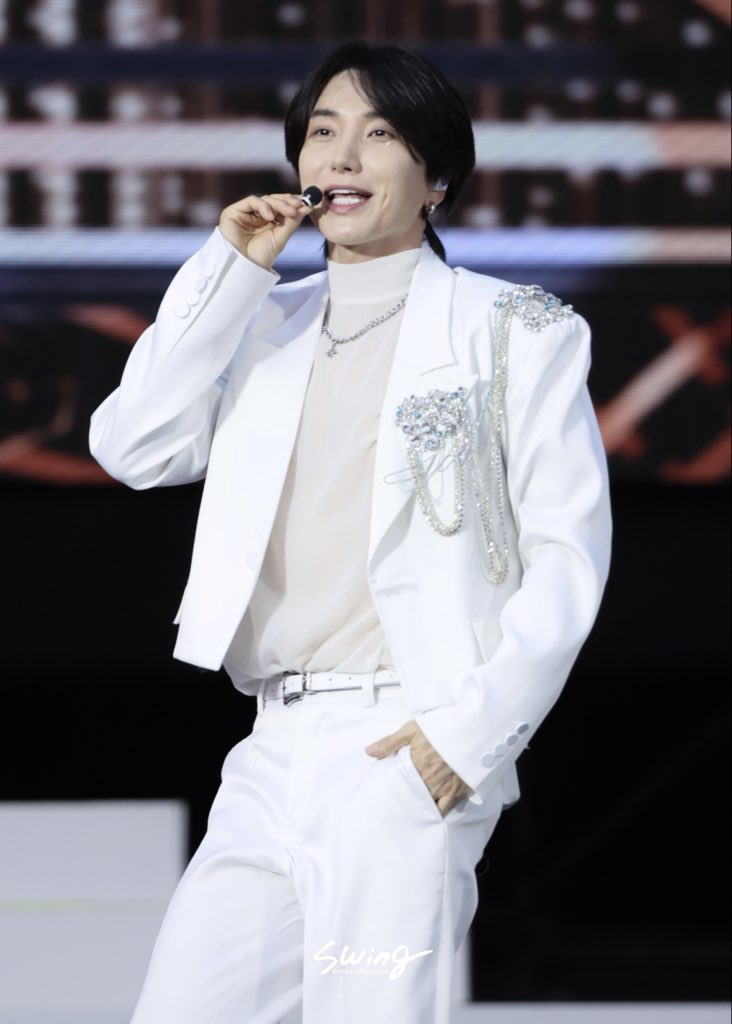 xxelfswingxx's tweet photo. 20260321🇻🇳Super Show 10
-
日光嘅哥哥好好睇
-
@special1004 
#SuperJunior #SuperShow10 #Leeteuk #슈퍼주니어 #이특 https://t.co/0Y4P8dk4cU