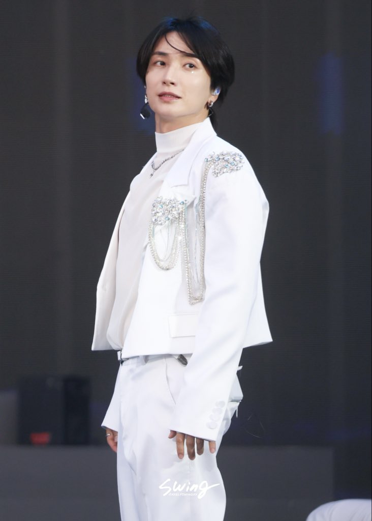 xxelfswingxx's tweet photo. 20260321🇻🇳Super Show 10
-
日光嘅哥哥好好睇
-
@special1004 
#SuperJunior #SuperShow10 #Leeteuk #슈퍼주니어 #이특 https://t.co/0Y4P8dk4cU