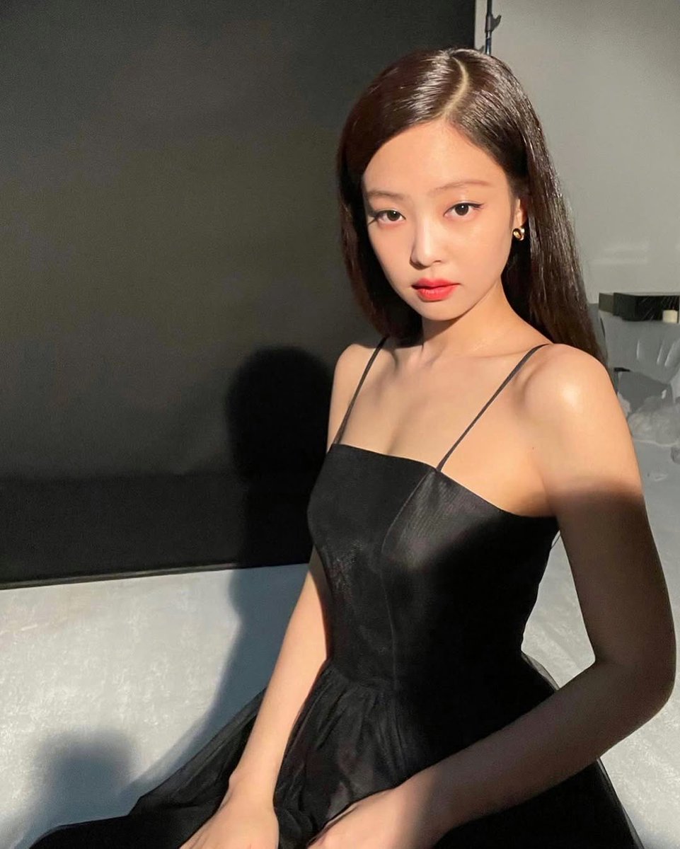 rubyjenniepink1 tweet media