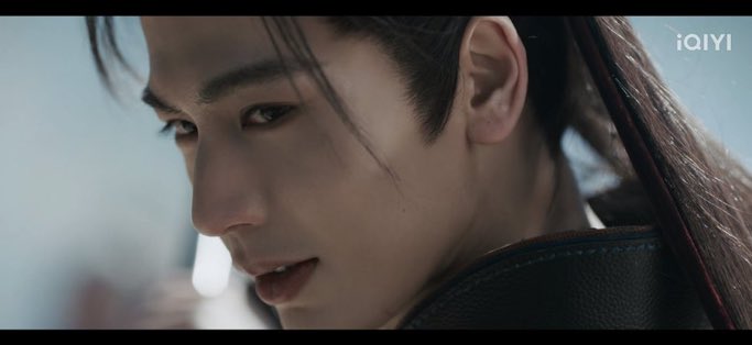 จังหวะพี่มันยิ้มมุมปากเพราะ
1. เมียใช้ดาบที่ตัวเองตีให้
2. เมียไม่ยอมถอย จะสู้เคียงข้างพี่มัน

กุให้เลย ยิ้มถูกใจมาก55555555555
#ล่าหยก