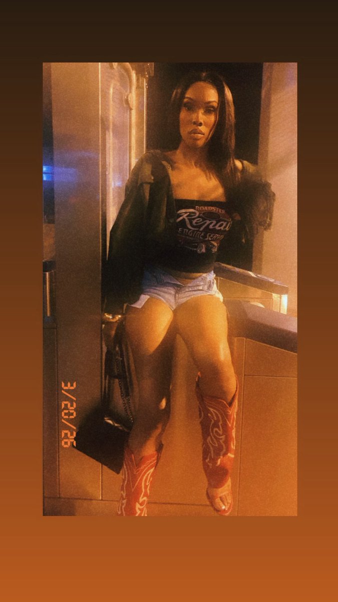 Dirty Diana 💎 tweet media