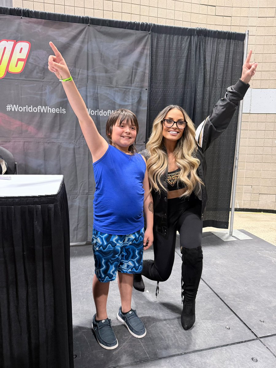 Trish Stratus tweet media