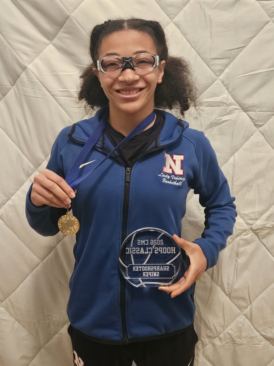 StephMobley2026's tweet photo. Fun night #CMSHoopsClassic tied for 1st in 3 point shootout (should have done shoot off IMO) #sniper and won All Star game🏅 #SpectrumArena #SrSznLoaded https://t.co/eNtApMgcwI