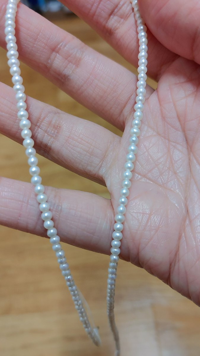 sunsetglow0215's tweet photo. #원석마켓 
2.5~3mm 담수진주 한줄(39cm) 10.0 > 6.0
시미즈사 사쿠라인컷 그린문스톤 12mm 20.0 > 11.0 https://t.co/f1sF98z16w