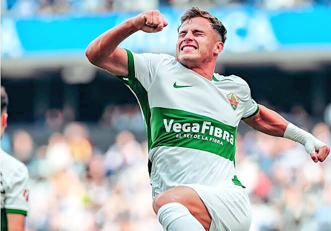 En un equipo lleno de rotaciones, Germán Valera se mantiene porque es la agresividad hecha en jugador en el buen sentido de la palabra. 

No desconecta. Es el primero que quiere dejar al Elche en Primera.

Es el favorito de la afición por su entrega CONSTANTE #ElcheMallorca