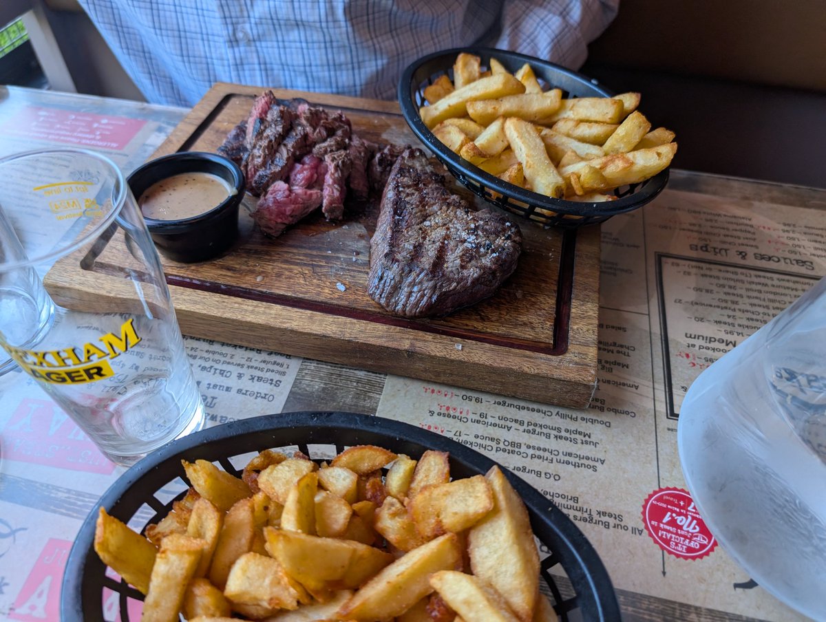Taralu228's tweet photo. Had some lovely steak and chips and I'm ready for my food coma. I'm still exited for tomorrow's PODCHAOS with @MahDryBread  at 5pm GMT https://t.co/5MAJOXOd4h