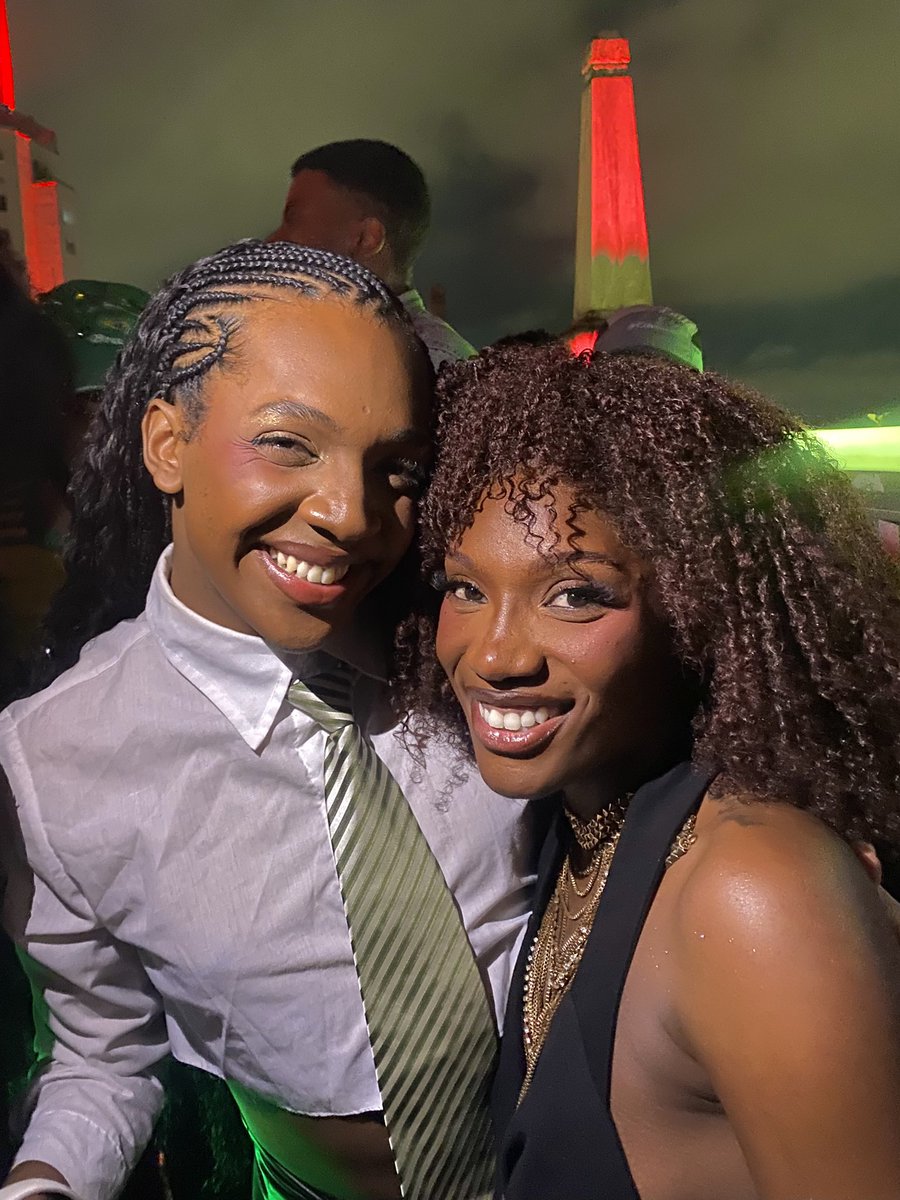 davs miseravi tweet media