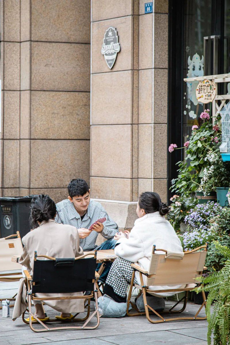 simona valentina vat tweet media