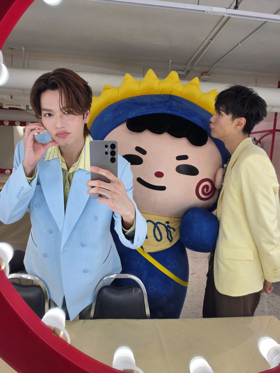 𝐦𝐚𝐫𝐤𝐣𝐢 tweet media