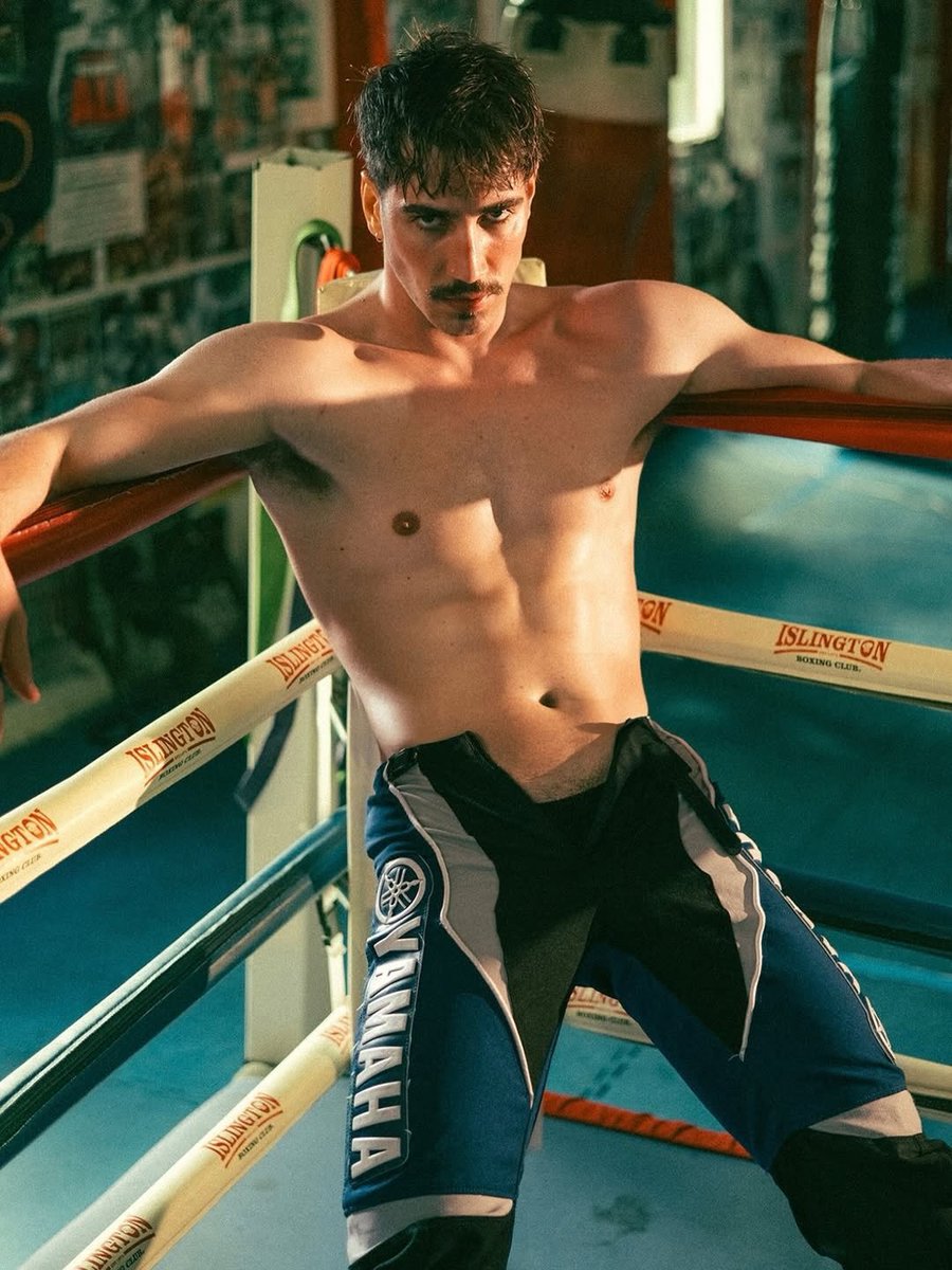 amagazinex's tweet photo. #JonathanLukeBaker por #AntonioEugenio para #CROTCHMagazine. https://t.co/4uUjxpdF2B