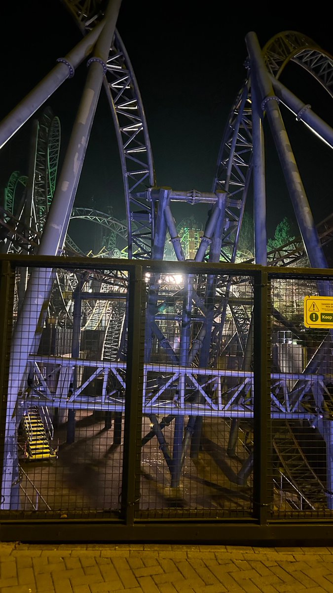 TH35M1L3R's tweet photo. The 3 most beautiful rides at @altontowers https://t.co/t2qGA9lZcA