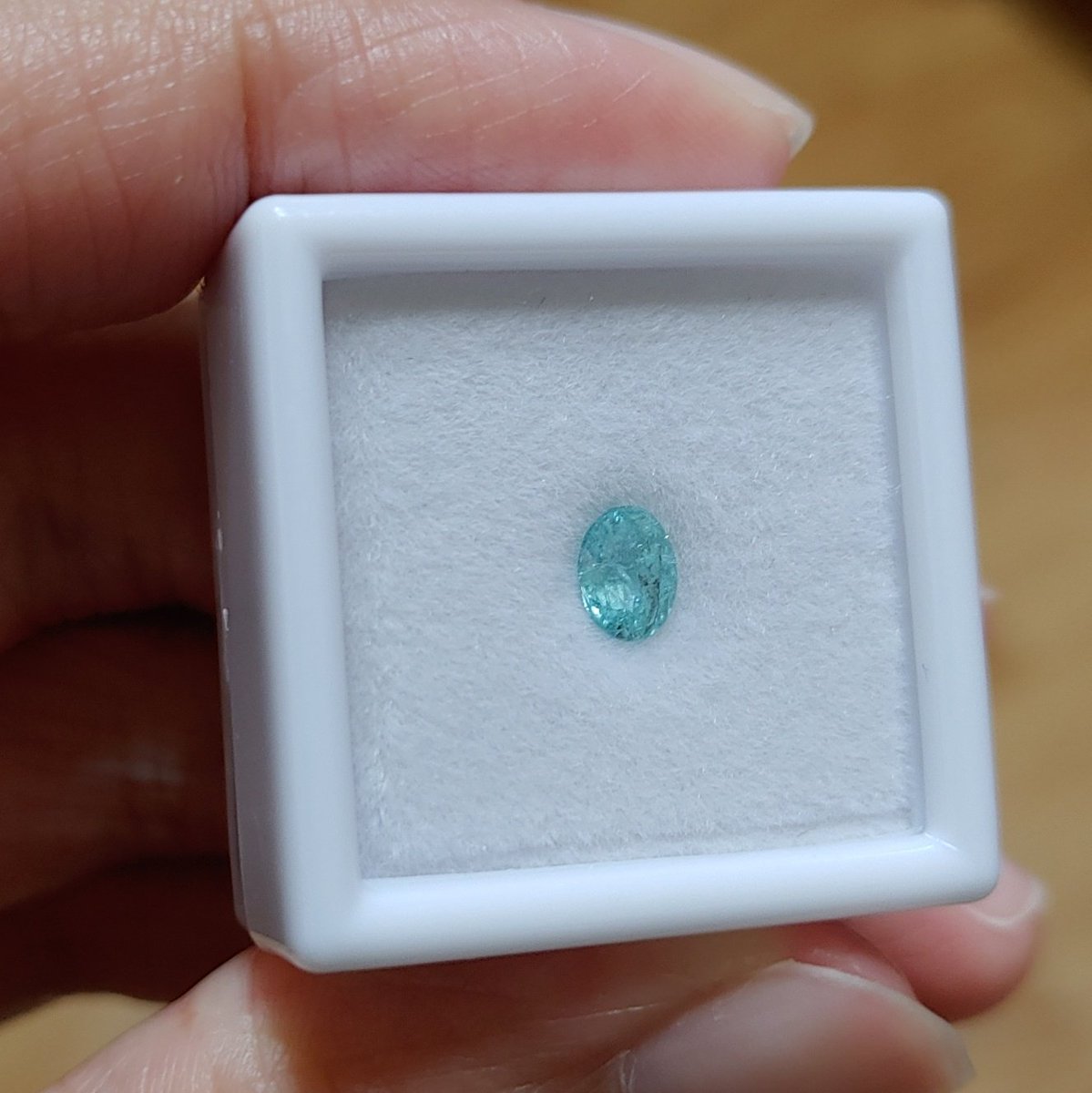 sunsetglow0215's tweet photo. #원석마켓
파라이바 투어멀린 0.4ct 5×4mm 15.0
미감별, 사진상 우측 하단에 크랙및 내포 있습니다.
블루사파이어 3mm 2개 일괄 2.0
보라색 계열 사파이어 2.7mm 5개 일괄 1.5 https://t.co/VaiIKPXtDA