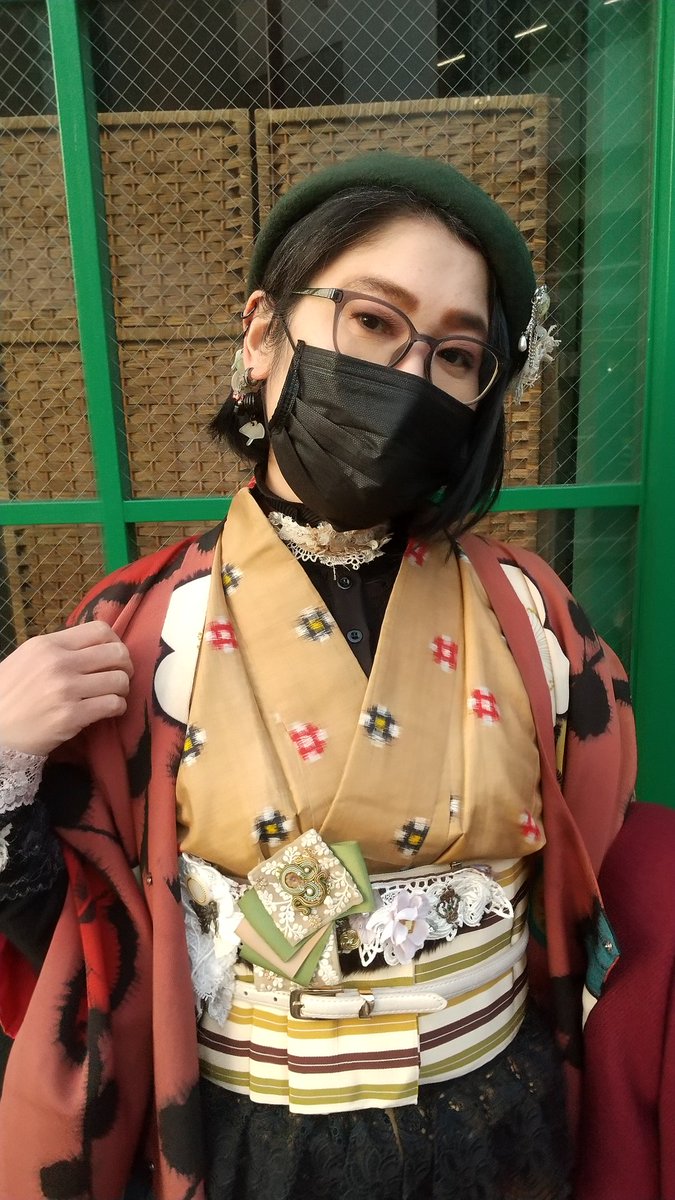 MifArt's tweet photo. 本日は高円寺にあるひらりさんに遊びに行ってきましたー！
可愛い羽織りに出会ってしまい、迷いながらも結局購入！可愛い過ぎるので早速羽織ってみました！
先日のさわさや展でゲットしたさわちゃん家(@greenksawa)のチョーカーと帯飾りにしたマダムのヘッドクリップの相性も良すぎて大満足です💕 https://t.co/DS2MS1OZXJ