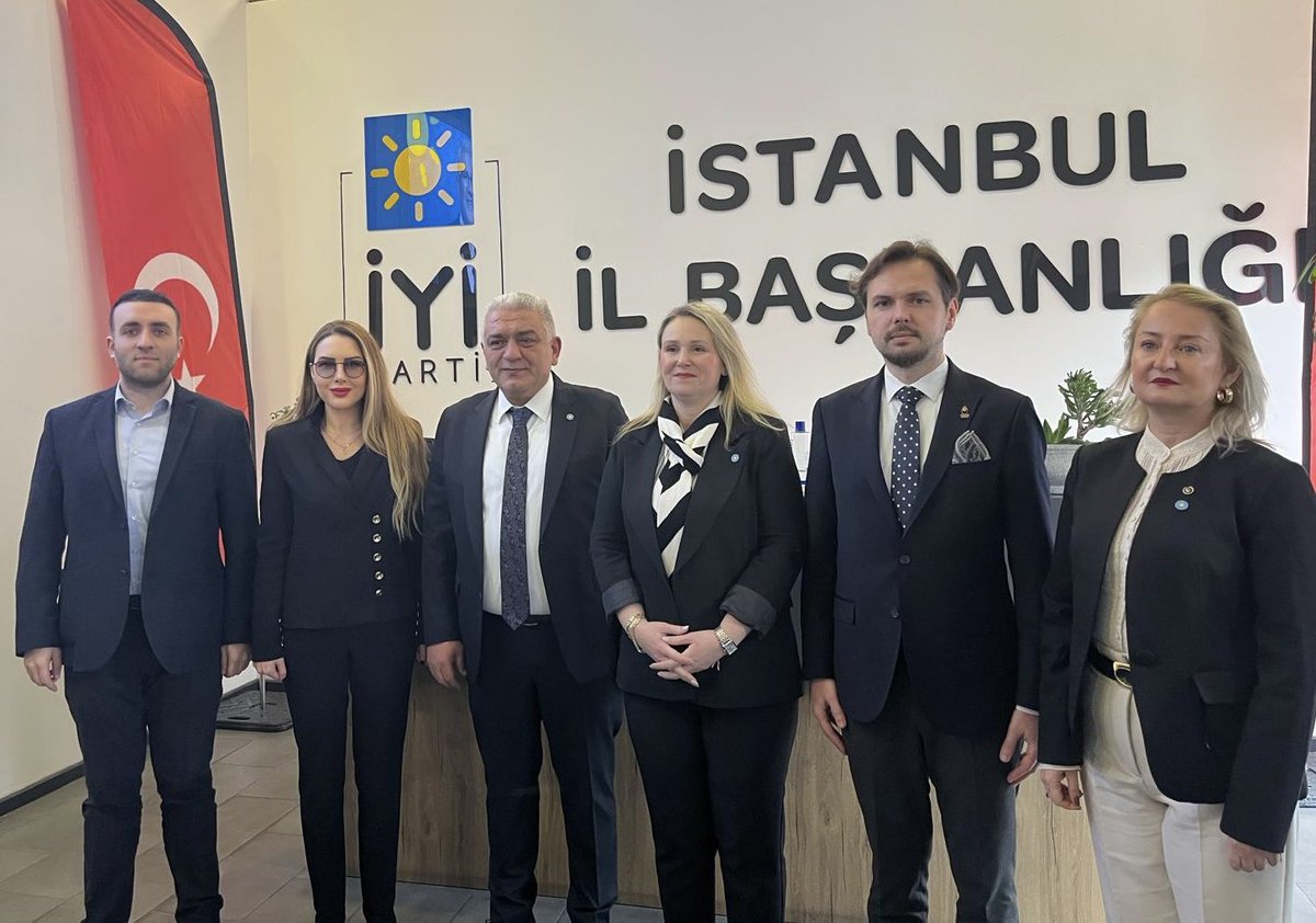 Bugün Zafer Partisi İstanbul İl Başkanlığı olarak, Şeker Bayramı münasebetiyle CHP İstanbul İl Başkanlığı’nı ve İYİ Parti İstanbul İl Başkanlığı’nı ziyaret ederek bayram tebriklerimizi ilettik.
Nazik ev sahiplikleri dolayısıyla CHP İstanbul İl Sekreteri Sayın Soner Özimer ve