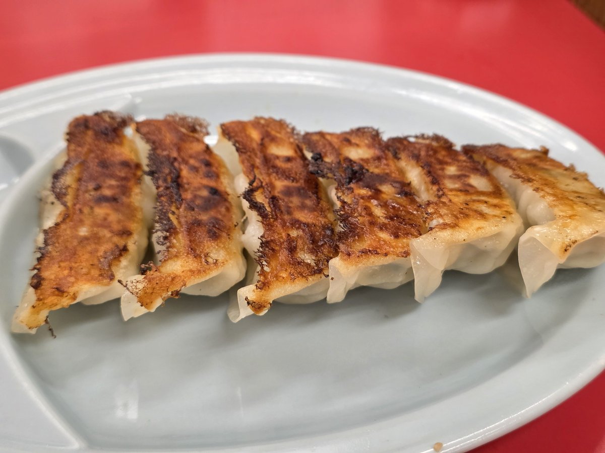 azurbunkabu's tweet photo. 嫁と子供が実家に行って夕飯各自と言われたので行って来ました。以前から気になった、期間限定「G系特製もやし味噌ラーメン」をクーポンでバタートッピング、餃子はサービス券で¥980
めちゃくちゃ美味しかったよ🤩
もうすぐで終わるらしいから早くリピートしに行こ🍜
#ラーメン #山岡家 #ガッツリ https://t.co/myJRhrZELj