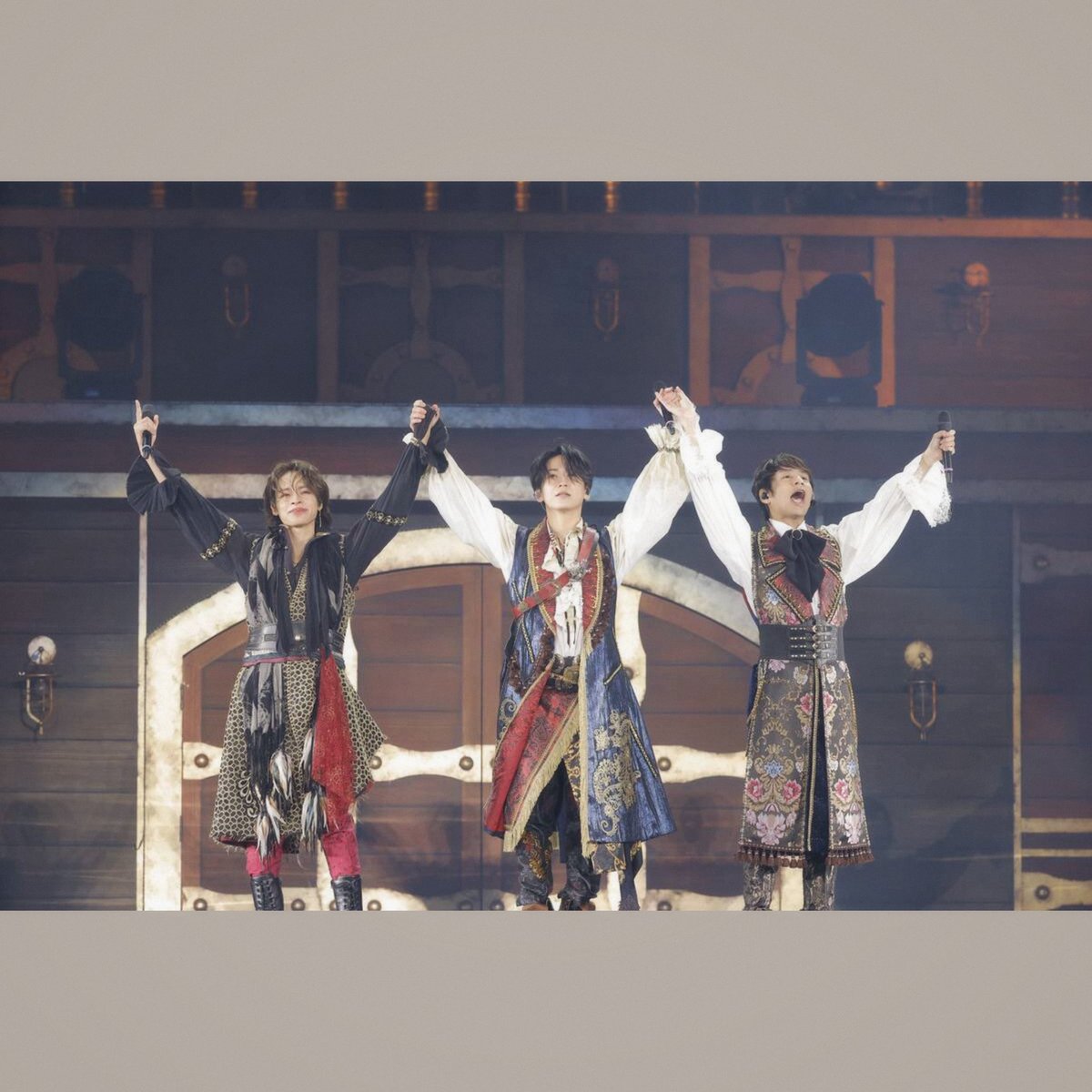 kameri_1582's tweet photo. 2006.03.22~2026.03.22
KAT-TUN20周年おめでとうー！！㊗️🎉👏💖❤️🧡💛💙💜
KAT-TUNに出会えてほんまに良かったしKAT-TUNのおかげでhyphenのみんなにも出会えてめっちゃ幸せで感謝してます！🥹💓
hyphenで良かった😭
私の宝物です✨
一生大好きー！🫶
#KATTUN20thanniversary
#KATTUN20周年 https://t.co/dHtM3fjucf
