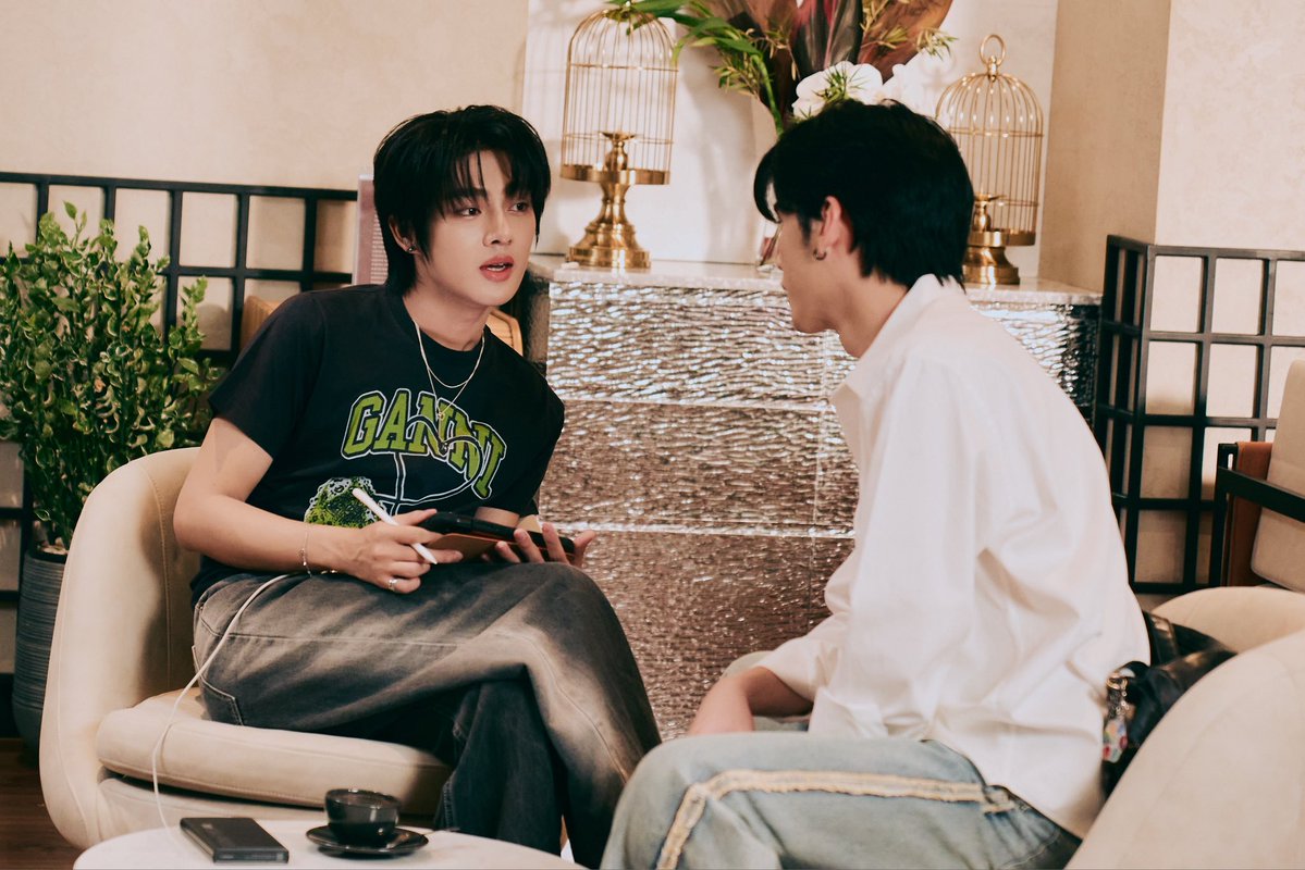 ชมแบบนี้ต้องการอะไรปะเนี้ยยยยย

DUANG WITH YOU EP8
#ด้วงกับเธอEP8