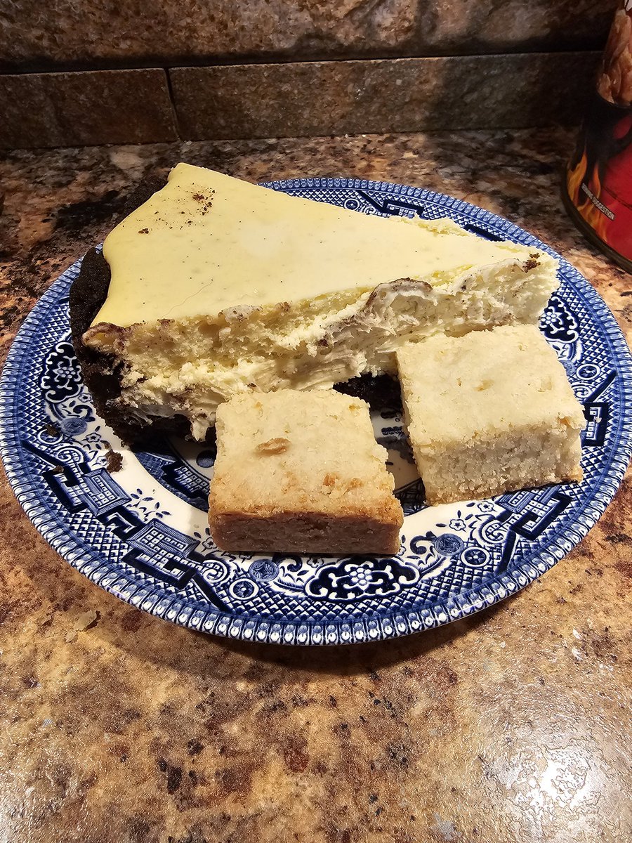 Hungry Mothman tweet media